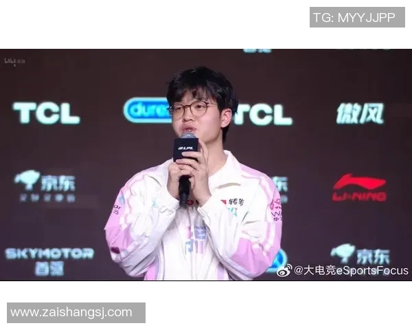 LPL春季赛Viper精彩表现引发热议赛场内外粉丝热情高涨 LPL春季赛Viper精彩表现引发热议赛场内外粉丝热情高涨