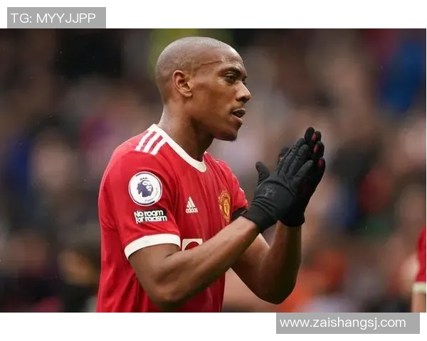 曼联宣布退出尤文引援竞标，表态将寻找其他目标替代